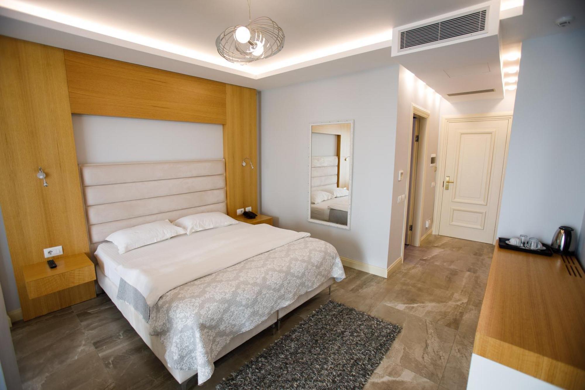 Grint Hotel Golem (Tirana)