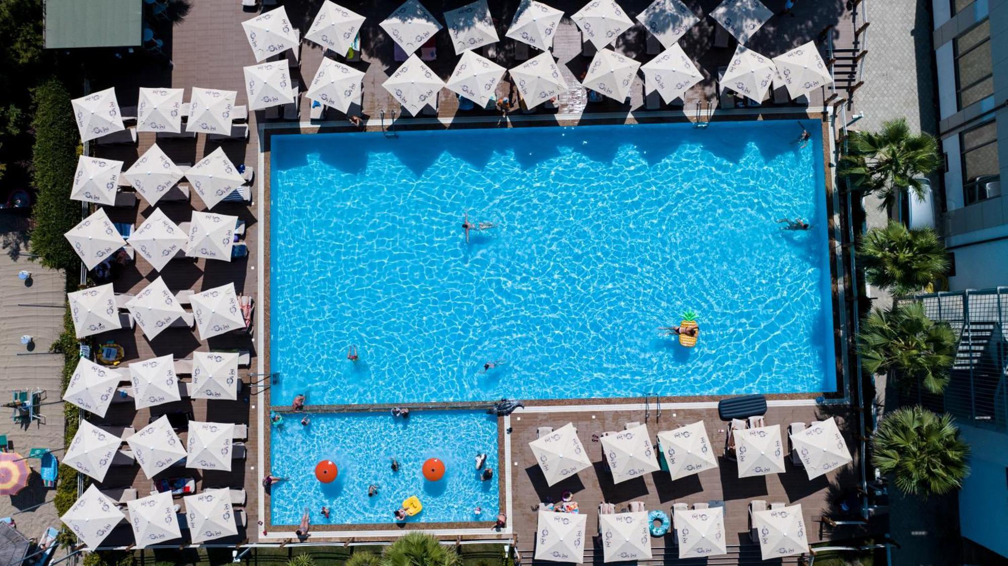 Grint Hotel Golem (Tirana)